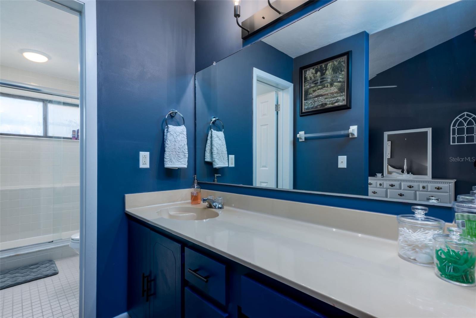 SANDPIPER LAKE AT PELICAN BAY CONDO PH 02-05 - Residential