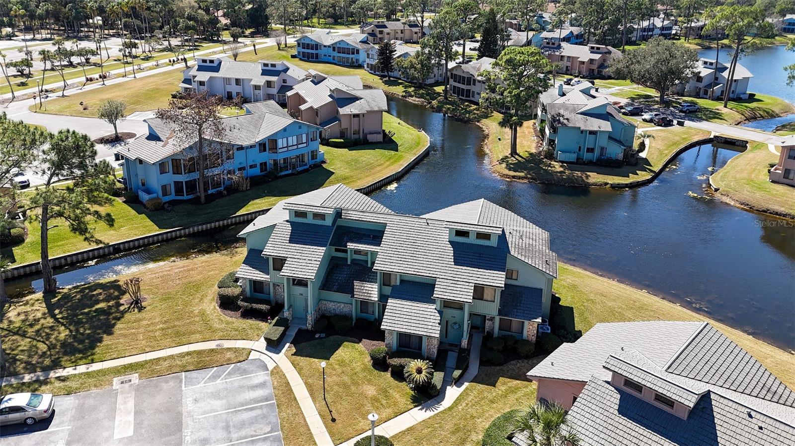 SANDPIPER LAKE AT PELICAN BAY CONDO PH 02-05 - Residential