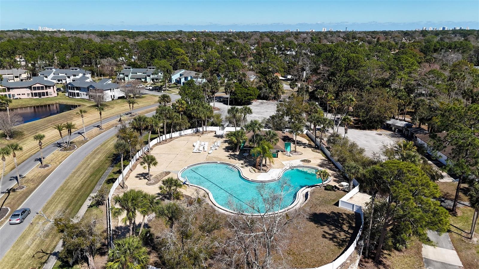 SANDPIPER LAKE AT PELICAN BAY CONDO PH 02-05 - Residential