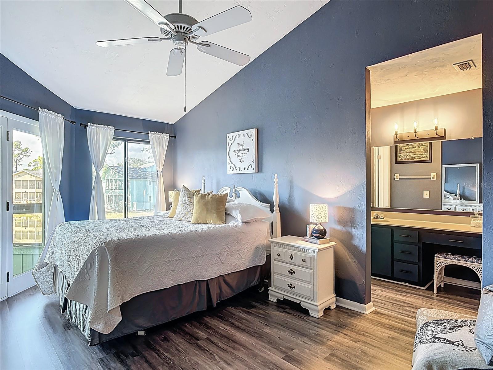 SANDPIPER LAKE AT PELICAN BAY CONDO PH 02-05 - Residential