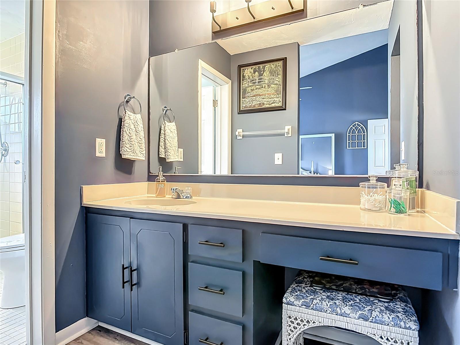 SANDPIPER LAKE AT PELICAN BAY CONDO PH 02-05 - Residential