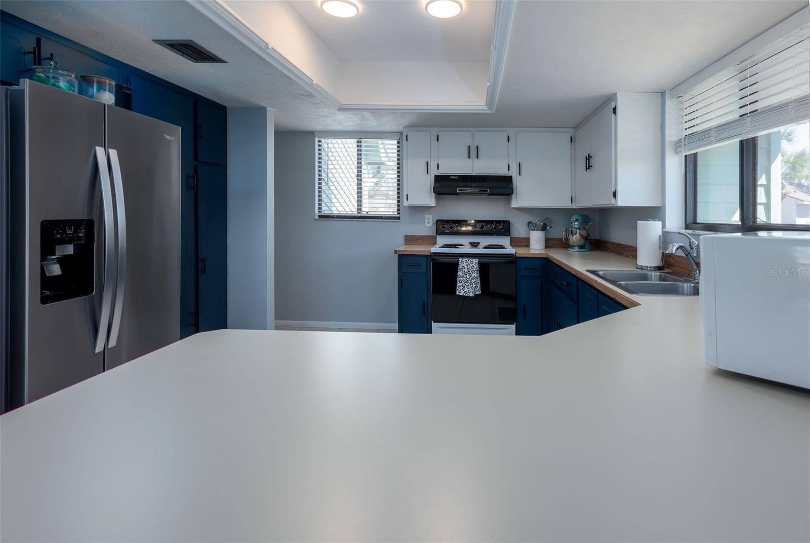 SANDPIPER LAKE AT PELICAN BAY CONDO PH 02-05 - Residential