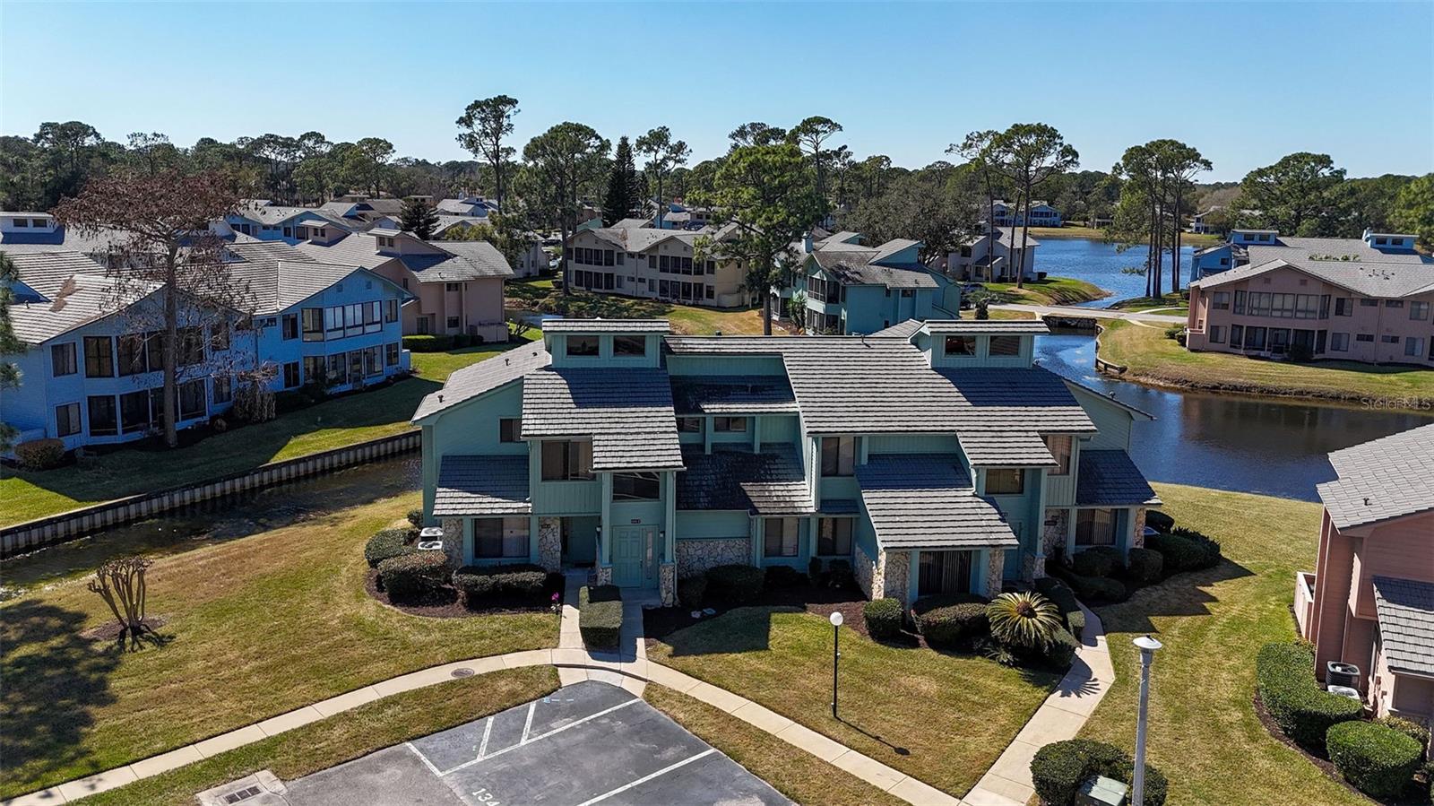 SANDPIPER LAKE AT PELICAN BAY CONDO PH 02-05 - Residential