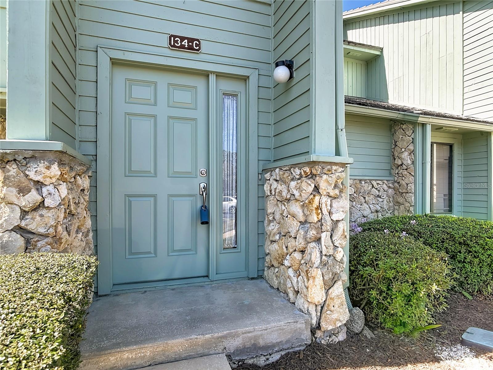 SANDPIPER LAKE AT PELICAN BAY CONDO PH 02-05 - Residential