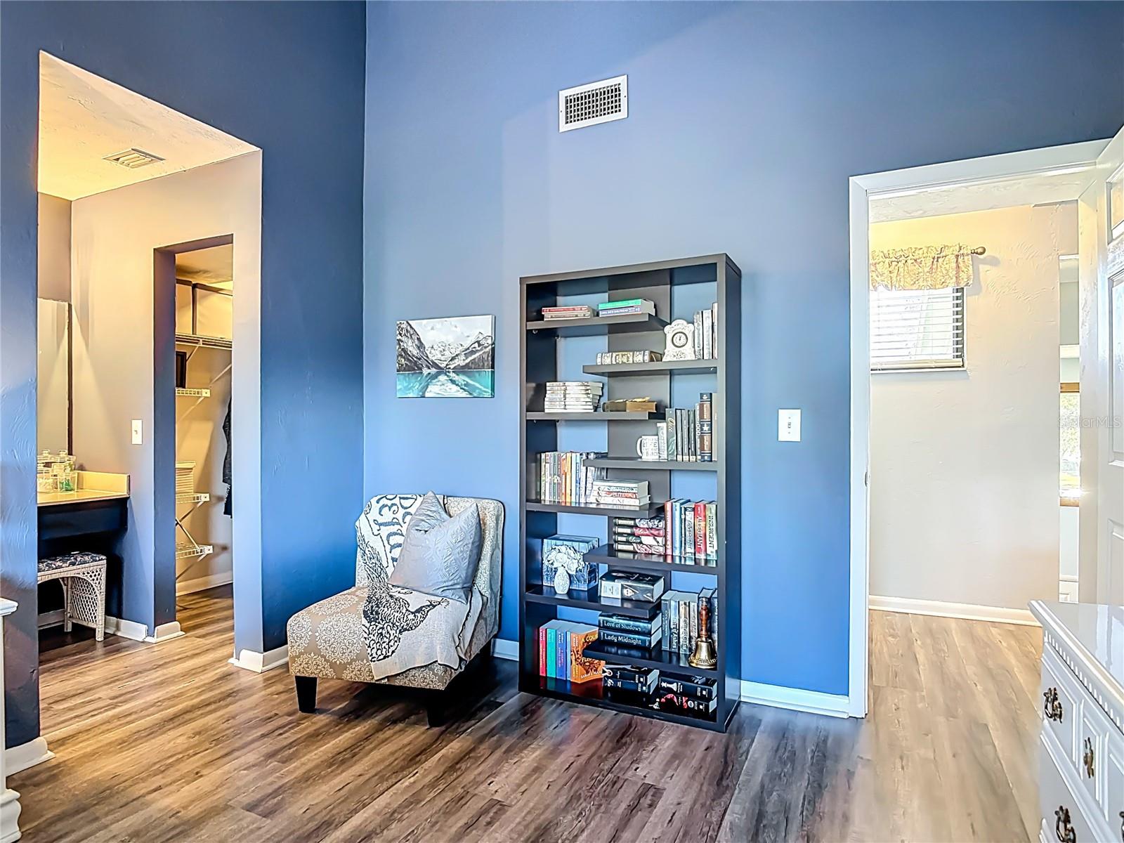 SANDPIPER LAKE AT PELICAN BAY CONDO PH 02-05 - Residential