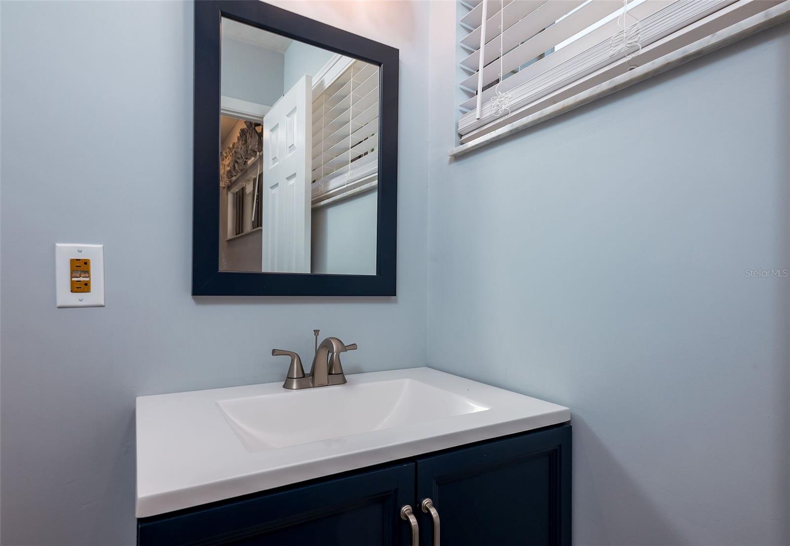 SANDPIPER LAKE AT PELICAN BAY CONDO PH 02-05 - Residential