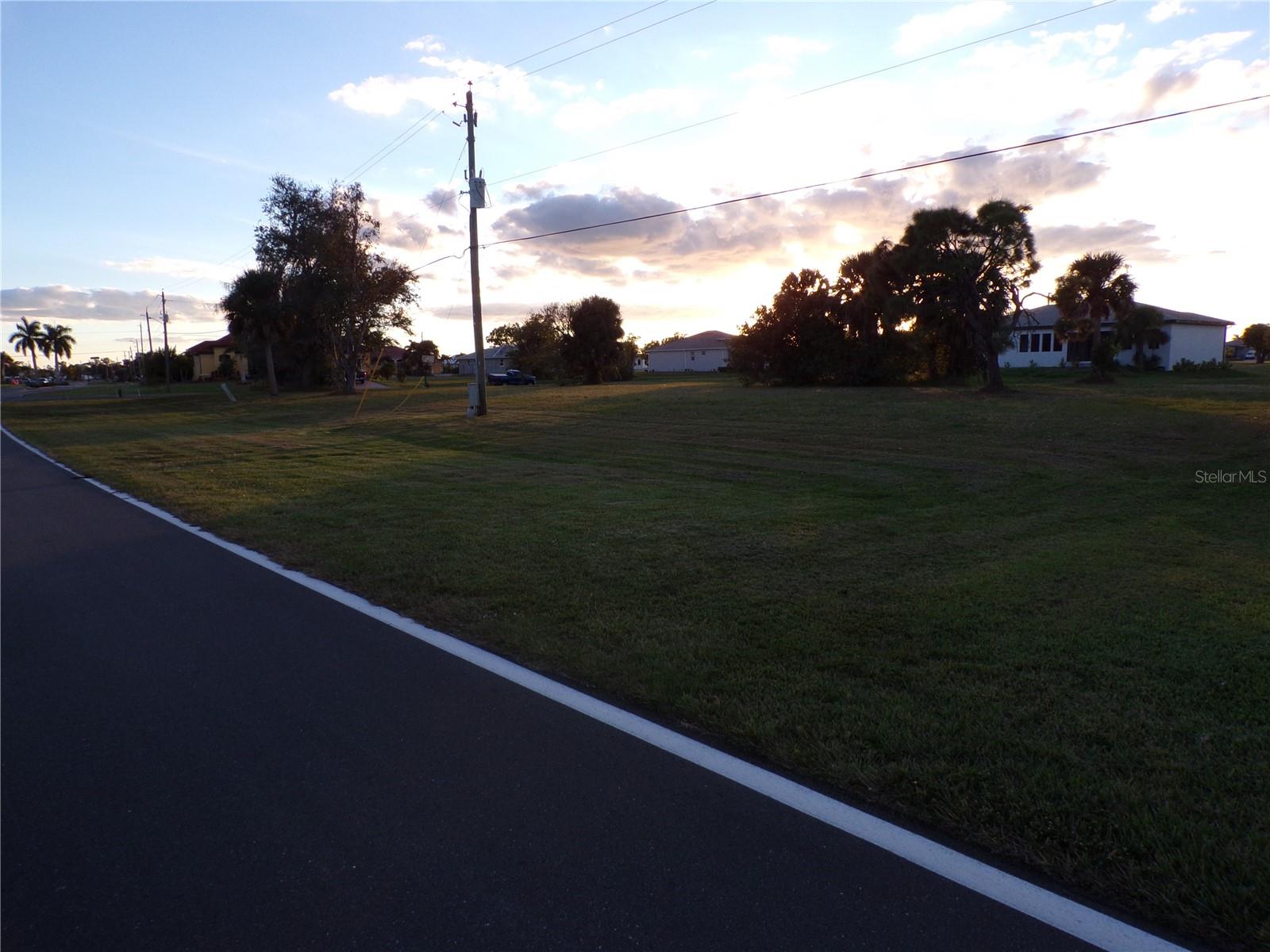 PUNTA GORDA ISLES SEC 21 - Land