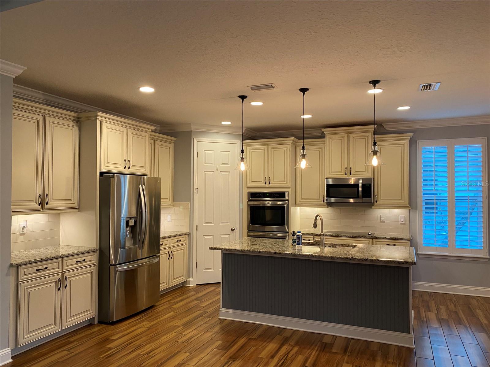 BEACH HAVEN UN 1 - Residential Lease