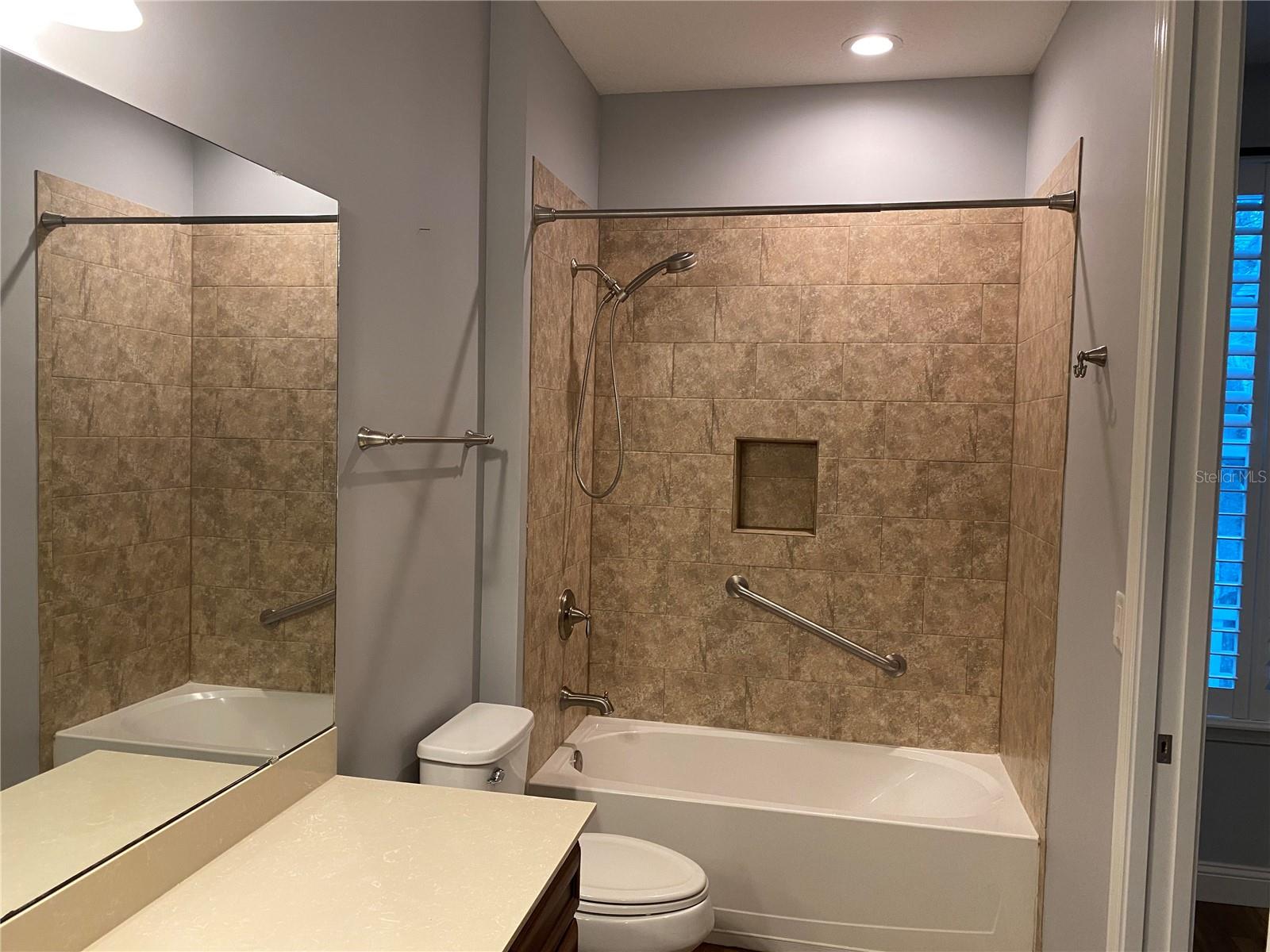 BEACH HAVEN UN 1 - Residential Lease