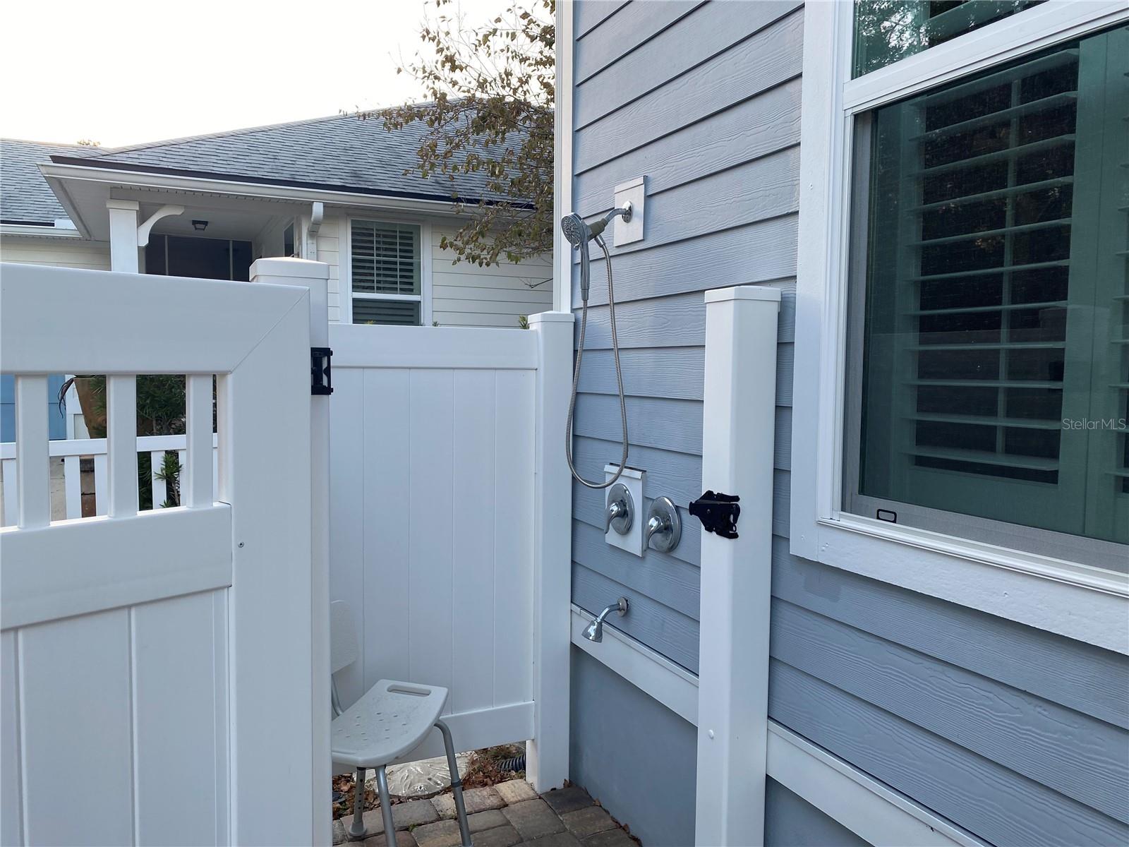 BEACH HAVEN UN 1 - Residential Lease