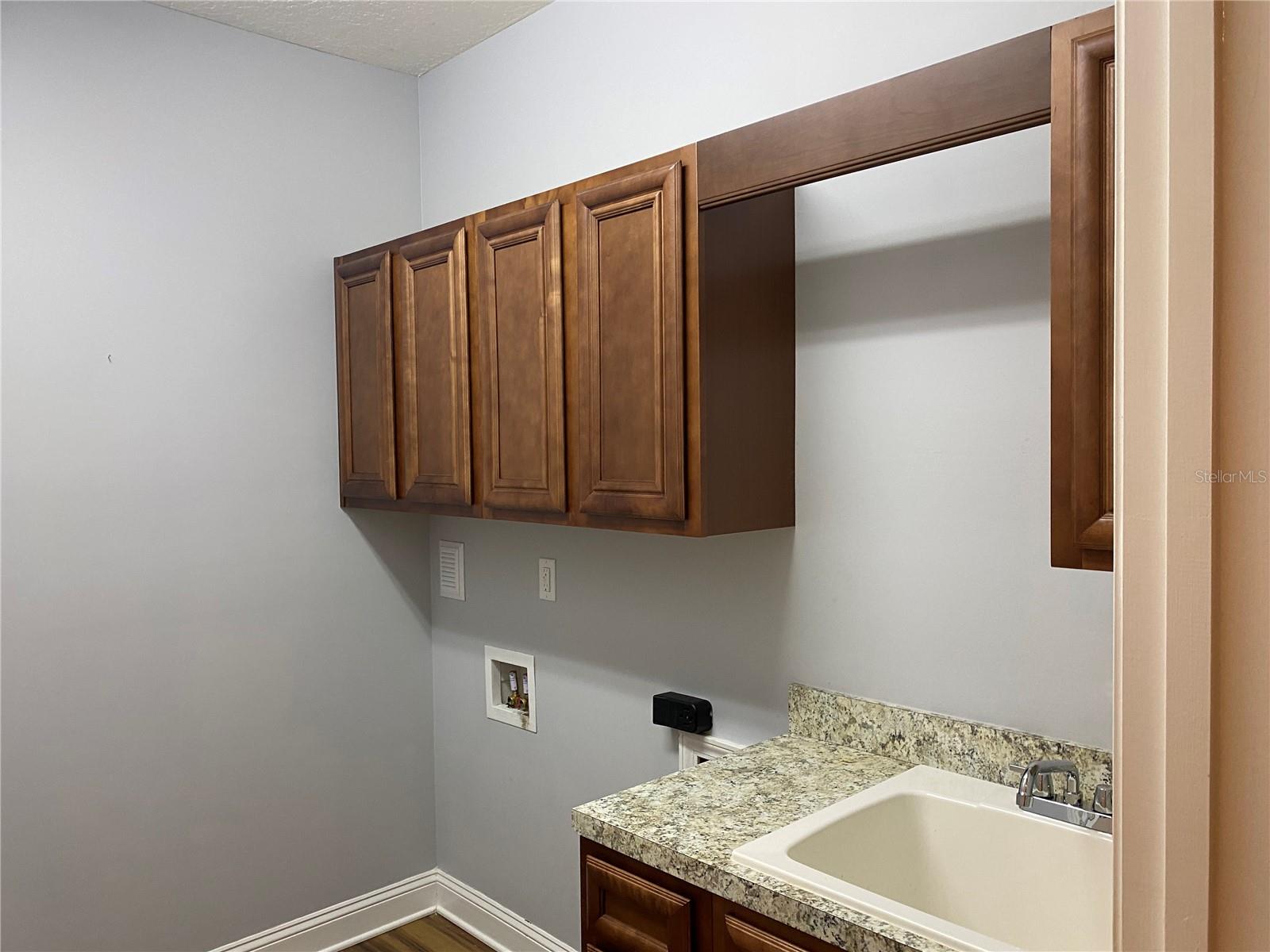 BEACH HAVEN UN 1 - Residential Lease