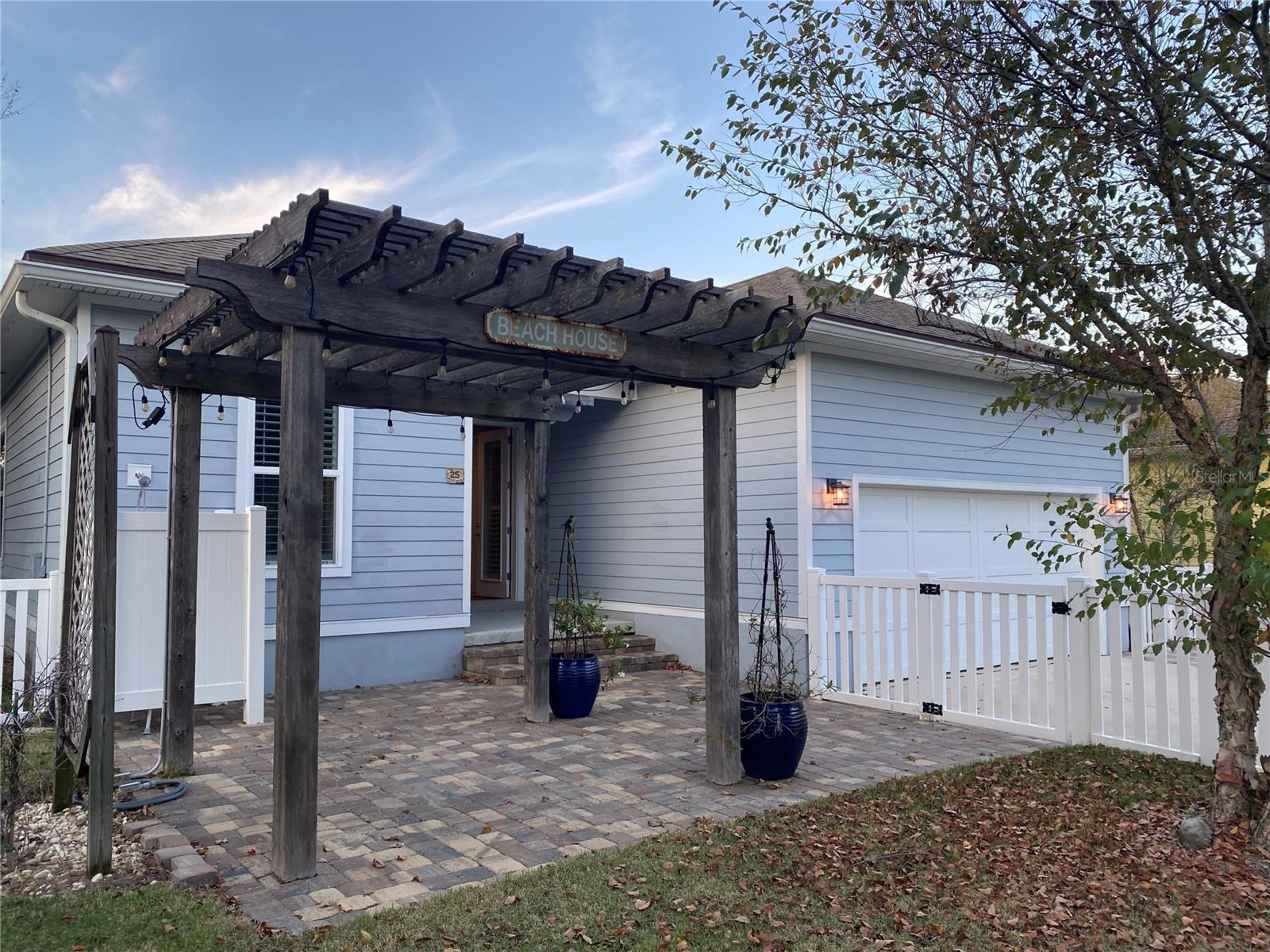 BEACH HAVEN UN 1 - Residential Lease