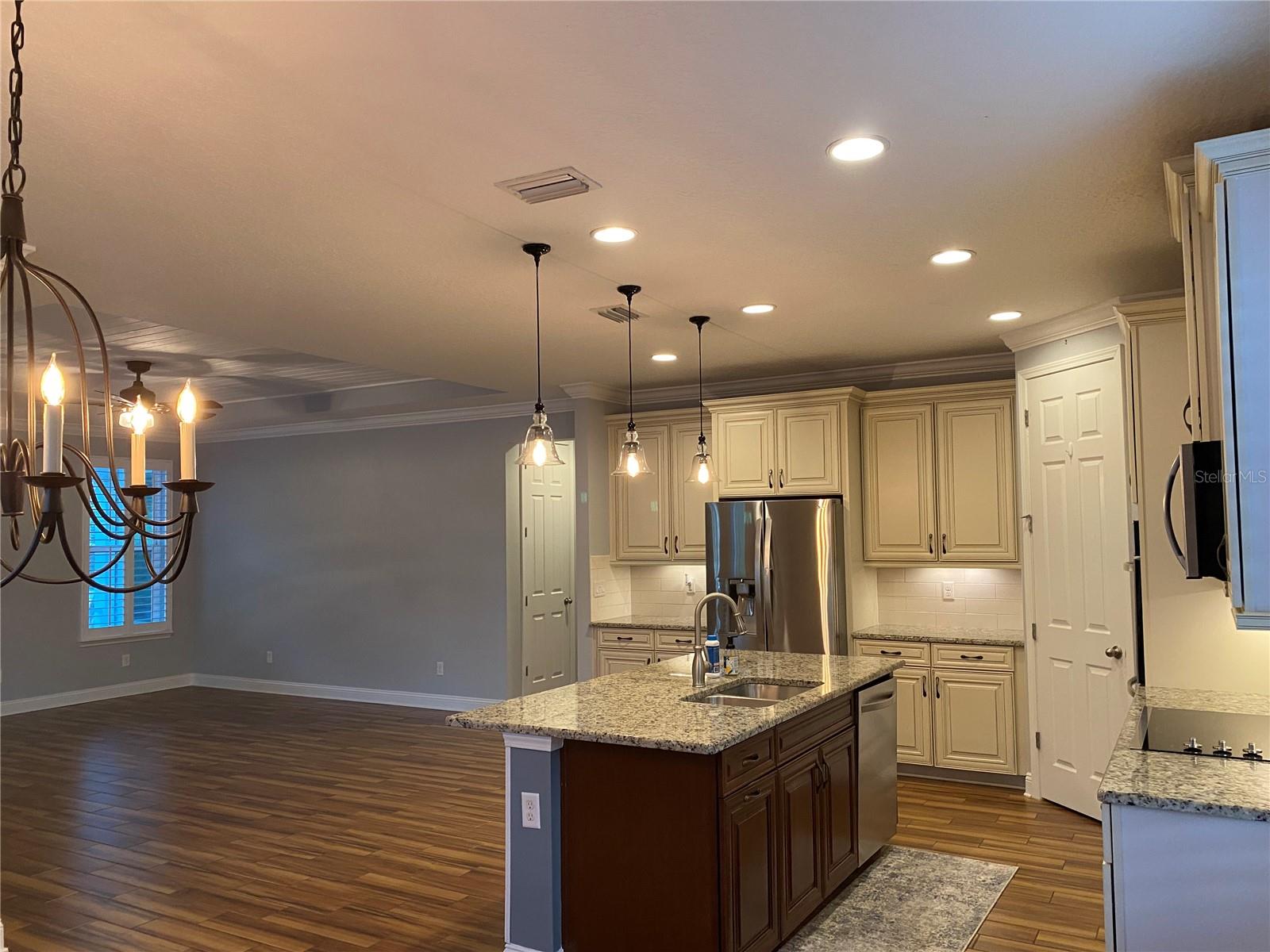 BEACH HAVEN UN 1 - Residential Lease