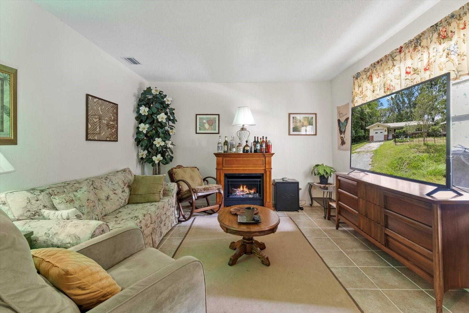 516 S TUCK POINT