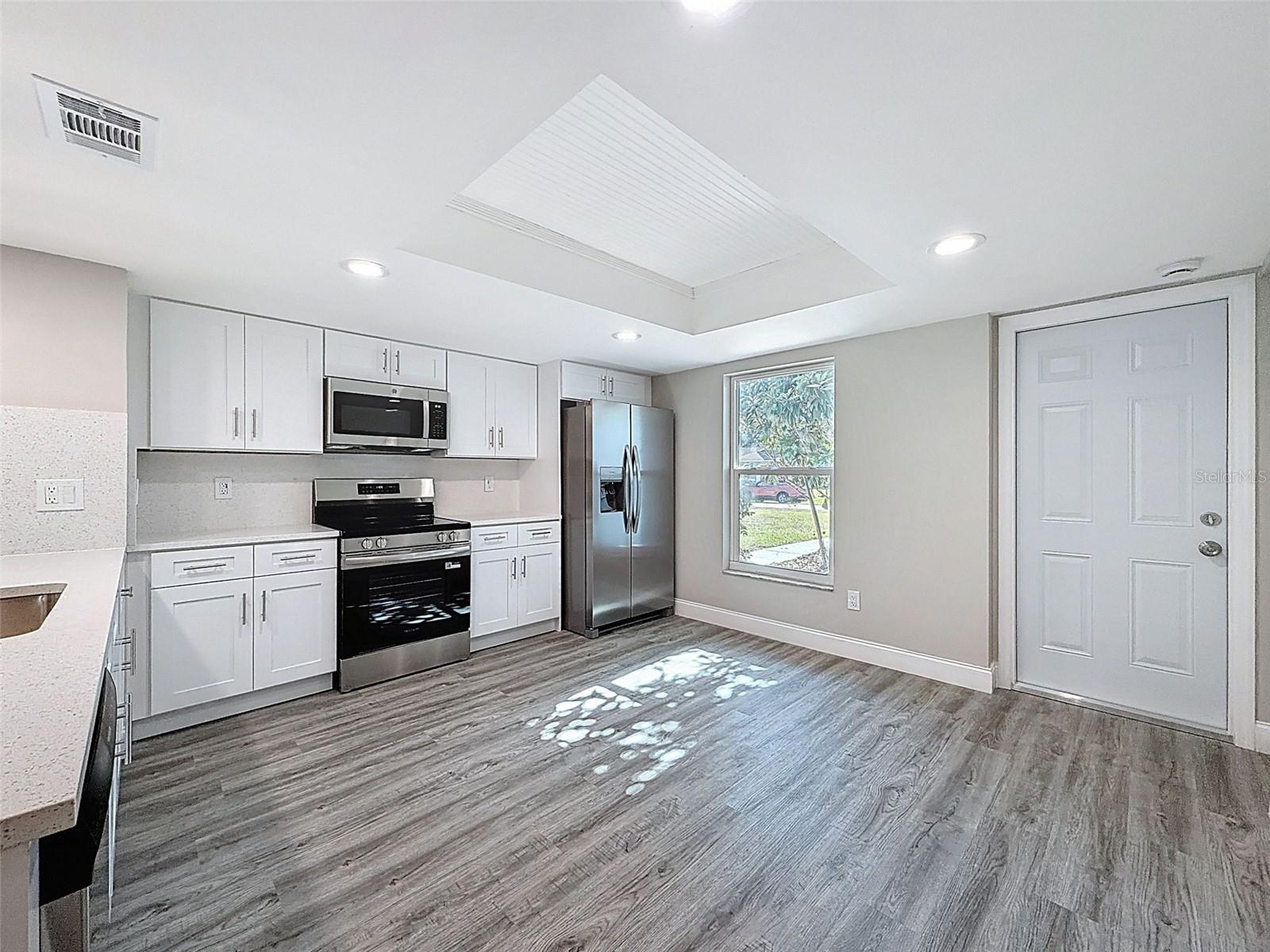 LAKE PADGETT ESTATES EAST - Residential