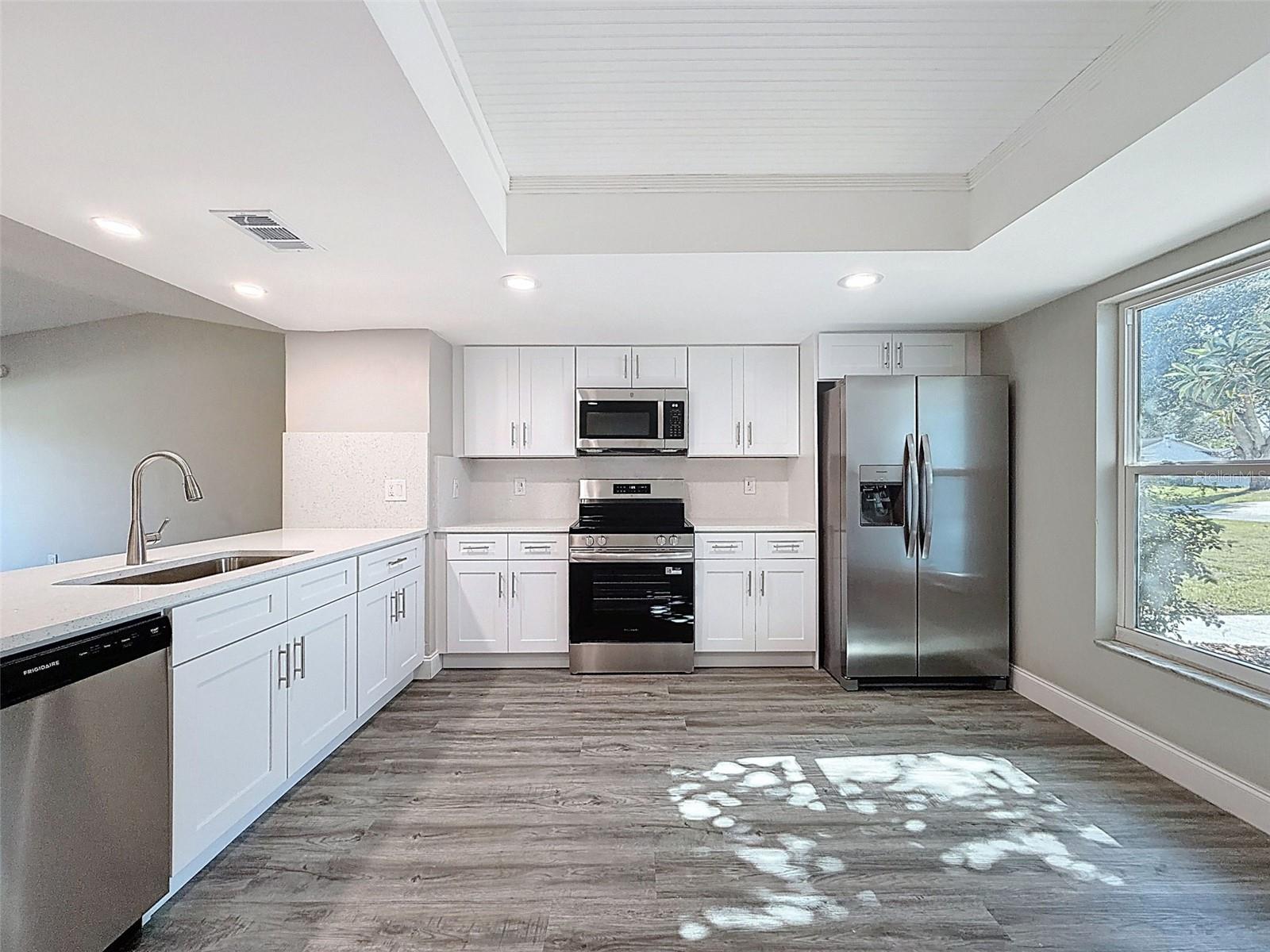 LAKE PADGETT ESTATES EAST - Residential