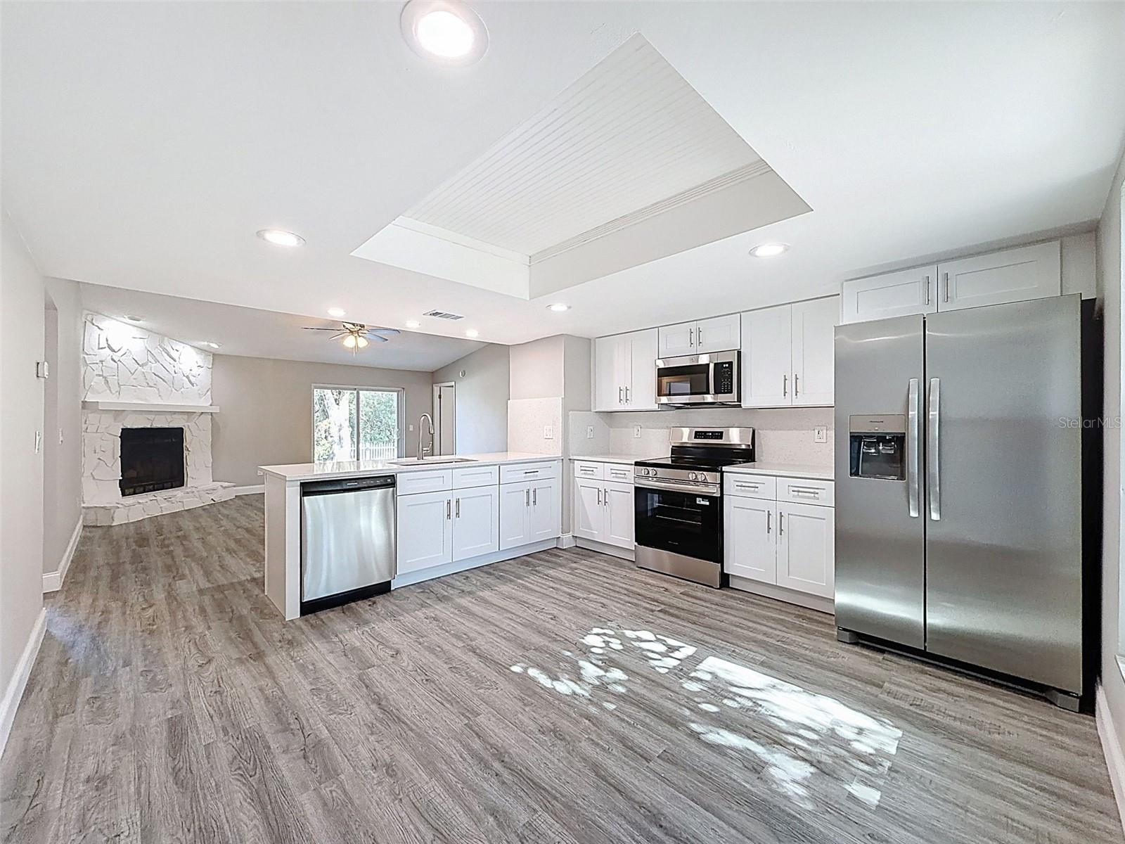 LAKE PADGETT ESTATES EAST - Residential