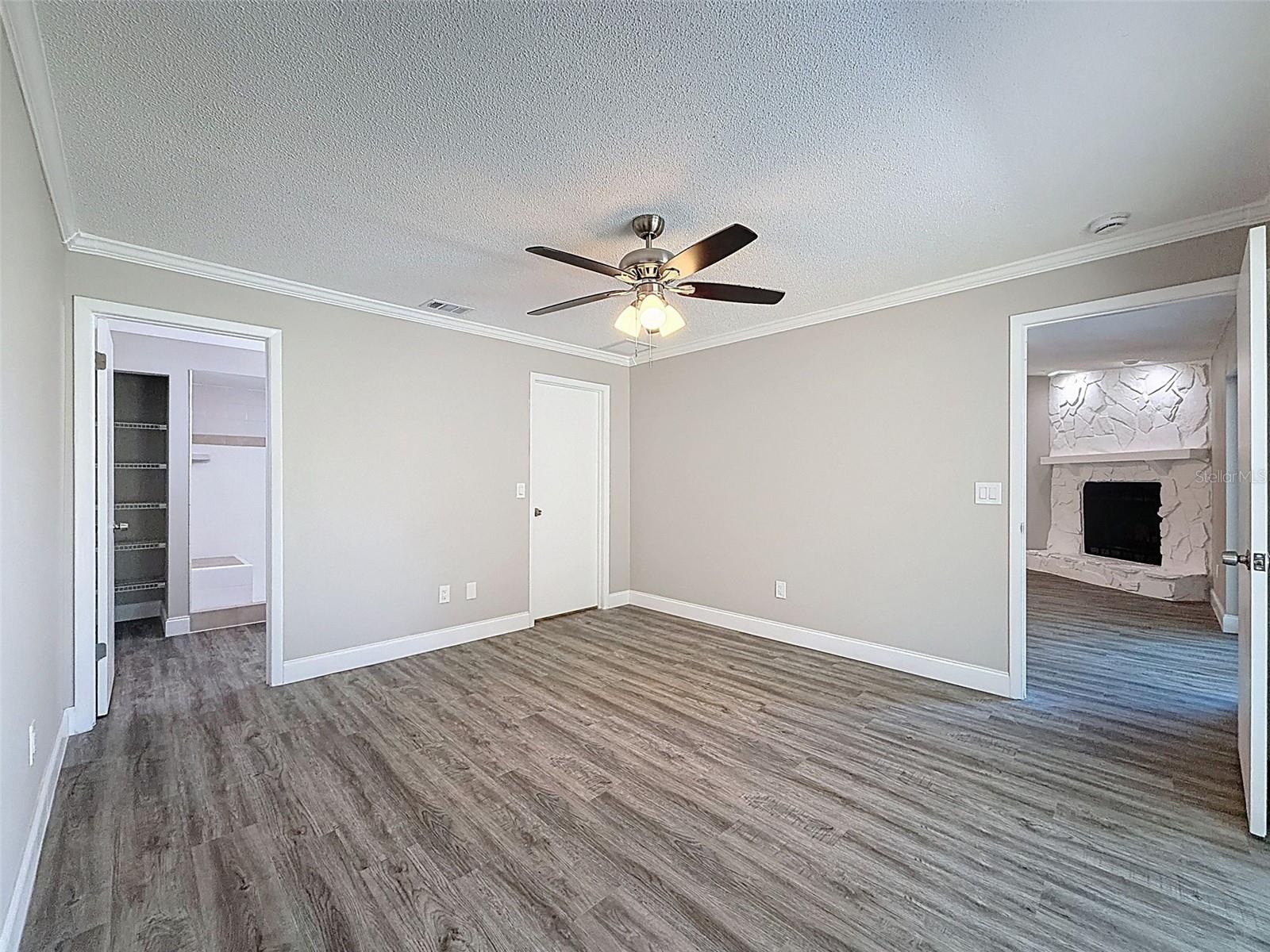 LAKE PADGETT ESTATES EAST - Residential