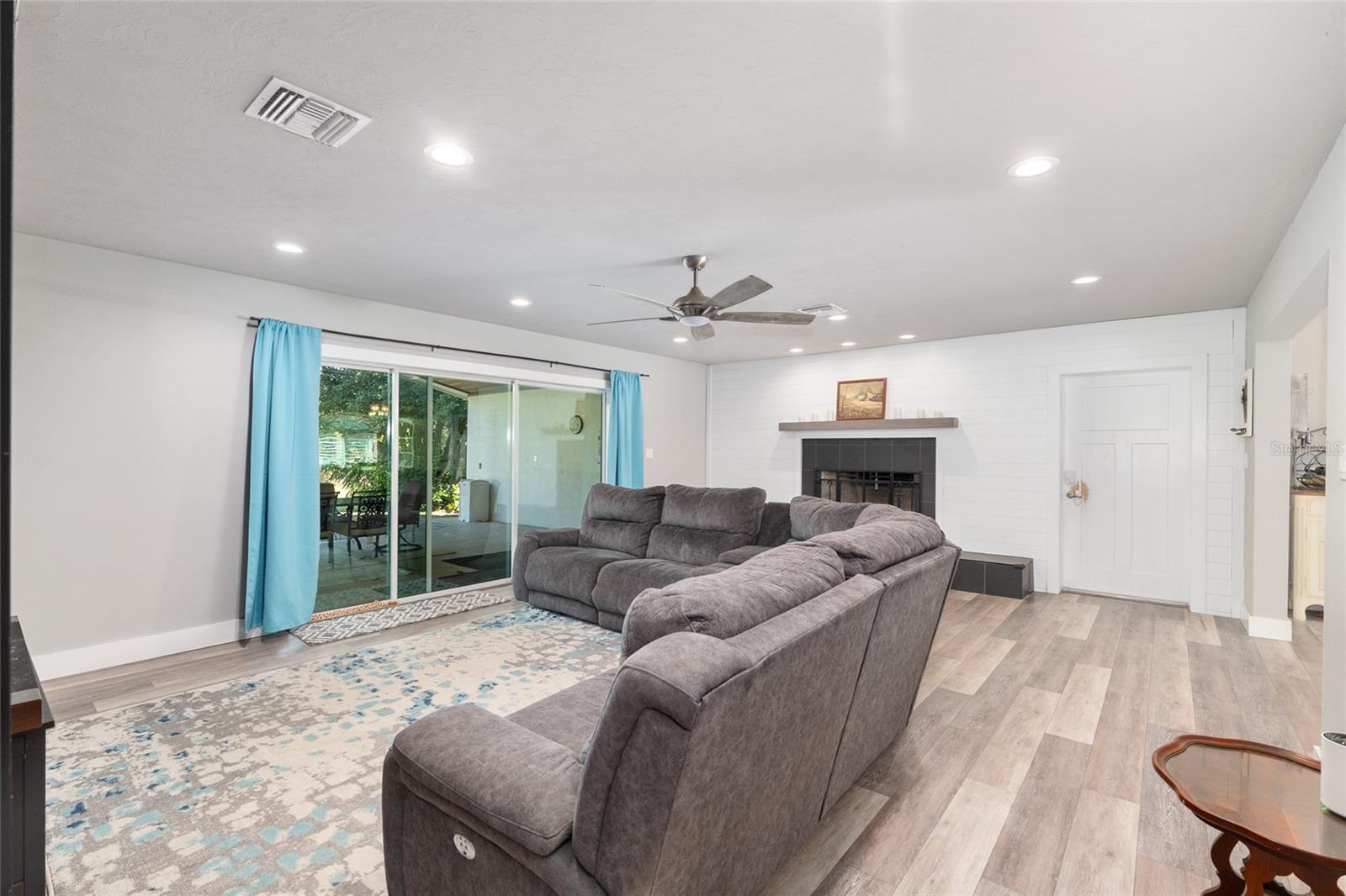 WOODFIELDS - Residential