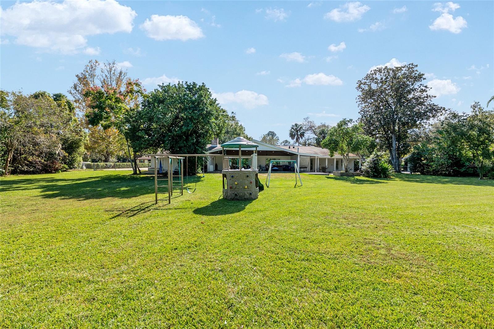 WOODFIELDS - Residential