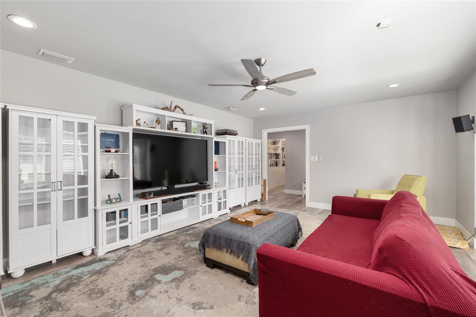 WOODFIELDS - Residential