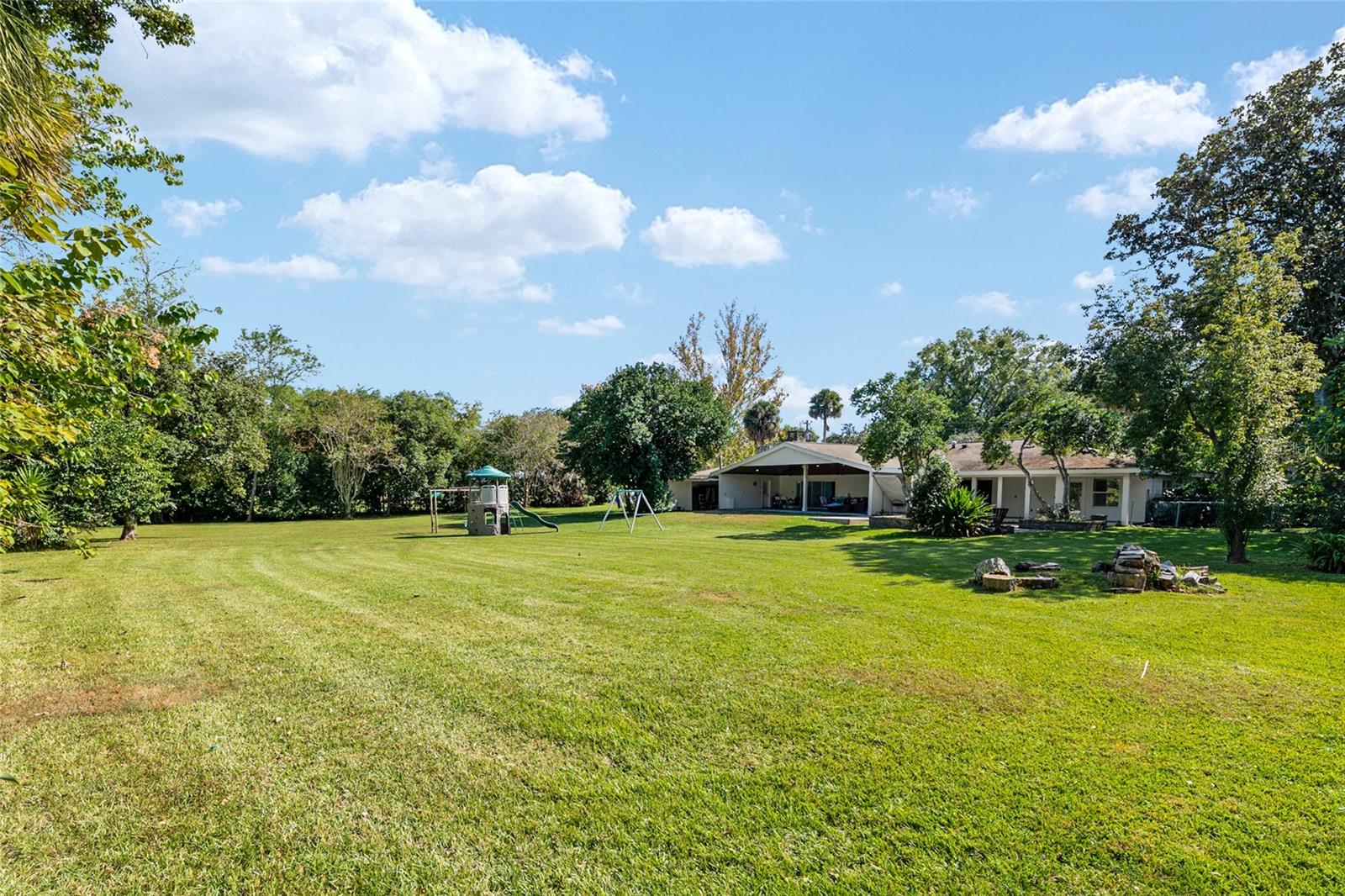 WOODFIELDS - Residential