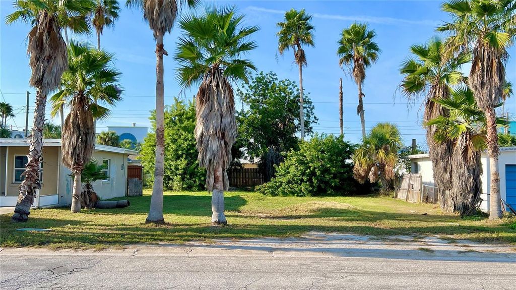 Photo of 14052 Vivian Dr, Madeira Beach, FL 33708 (MLS # TB8453504)