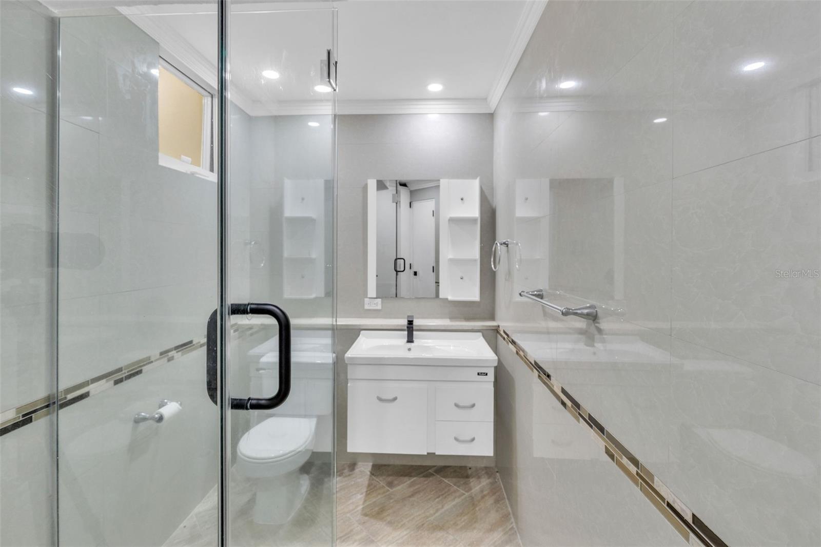 300 OCEAN DRIVE 325