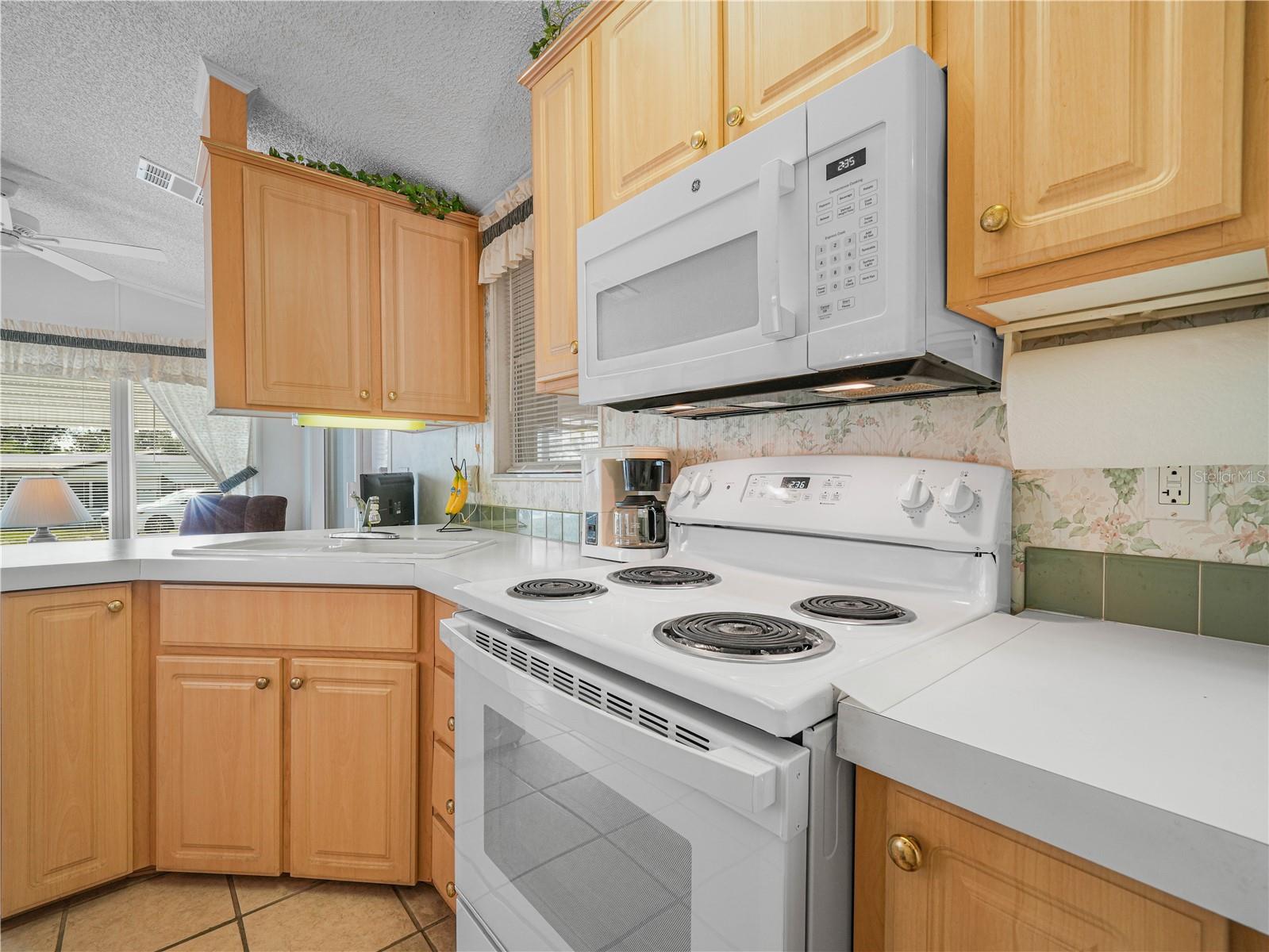 SADDLEBAG LAKE - Residential