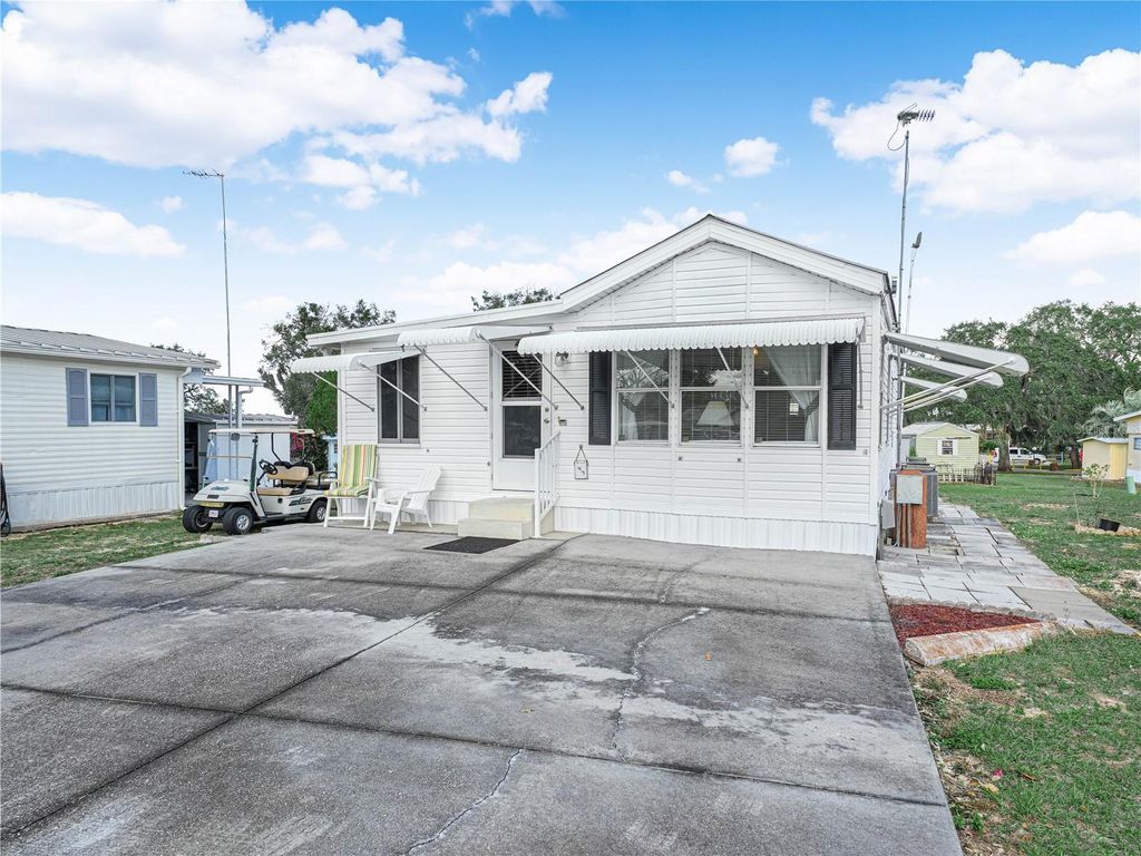 Photo of 47 Woodruff Way, Lake Wales, FL 33898 (MLS # K4903228)