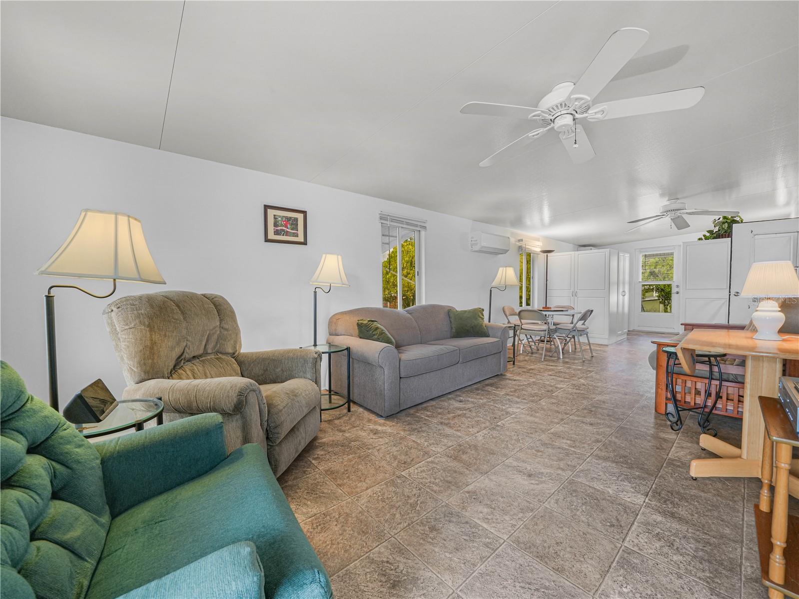 SADDLEBAG LAKE - Residential