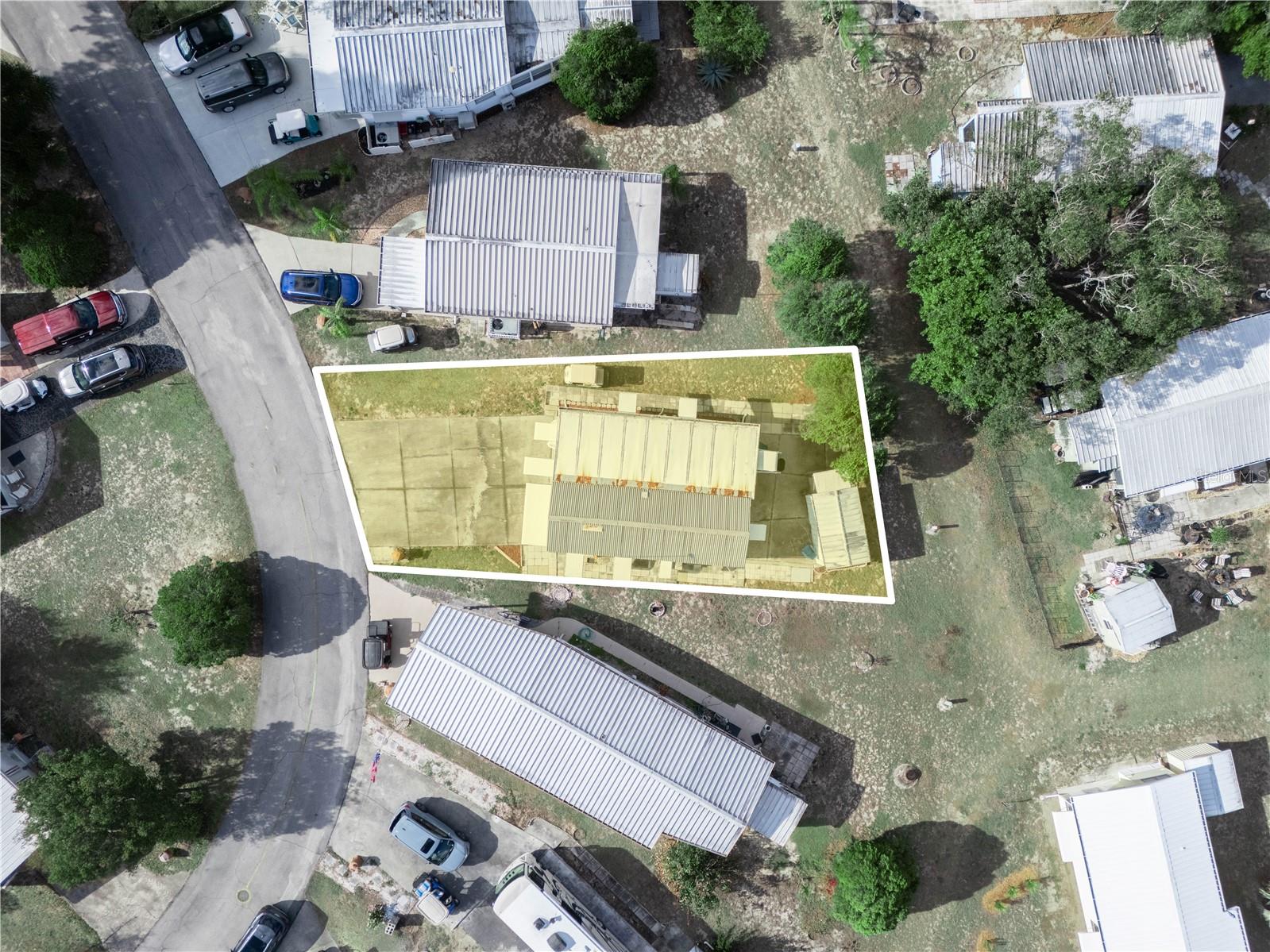 SADDLEBAG LAKE - Residential