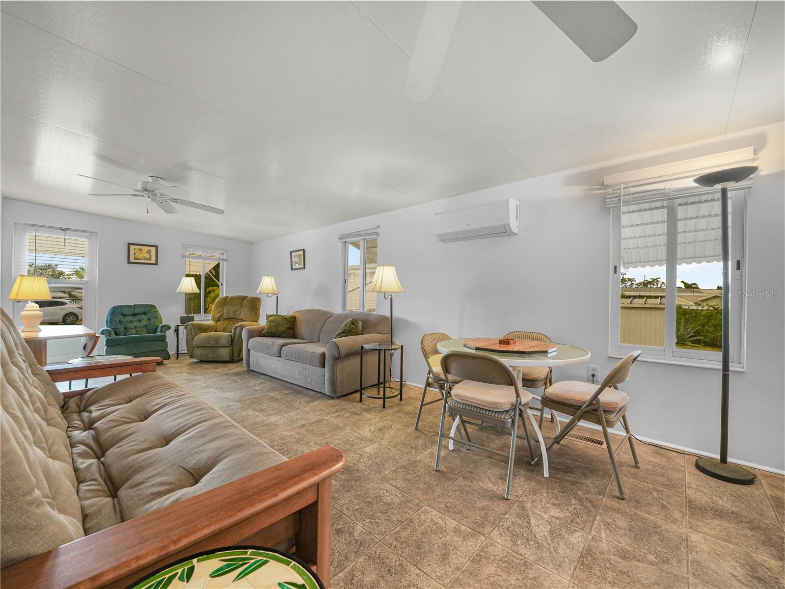 SADDLEBAG LAKE - Residential