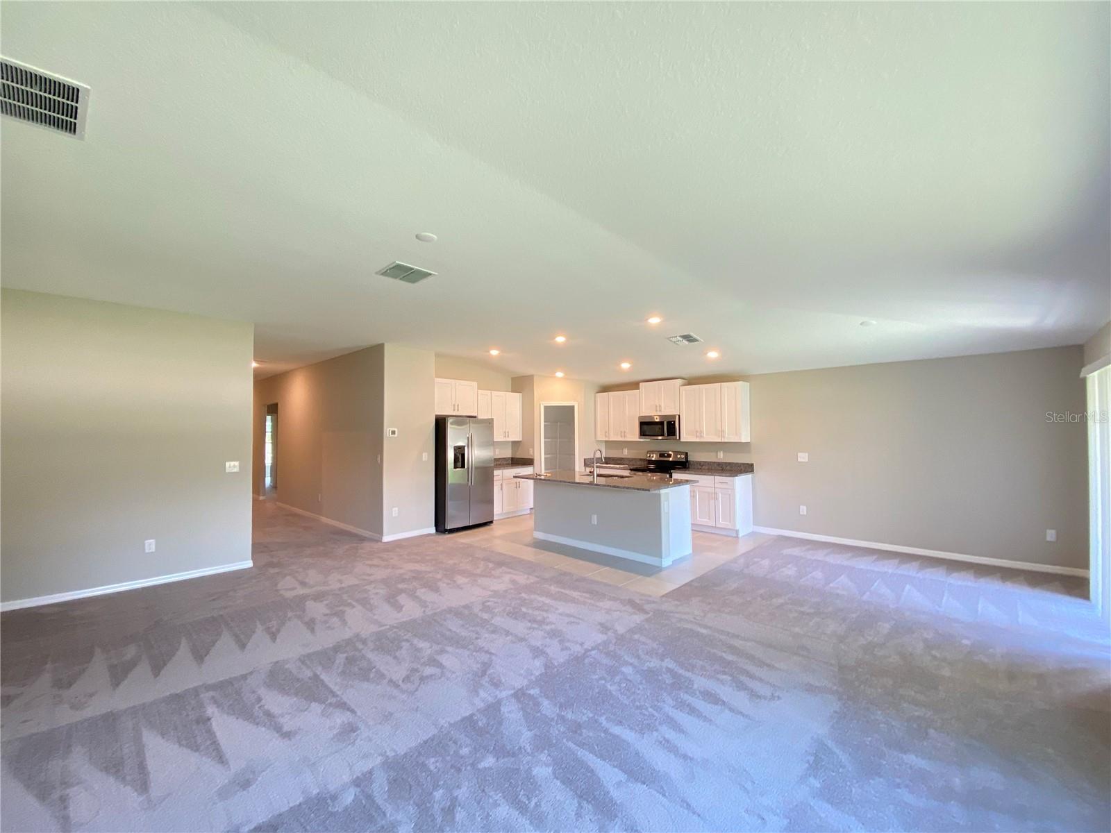 MARION OAKS UN 04 - Residential Lease