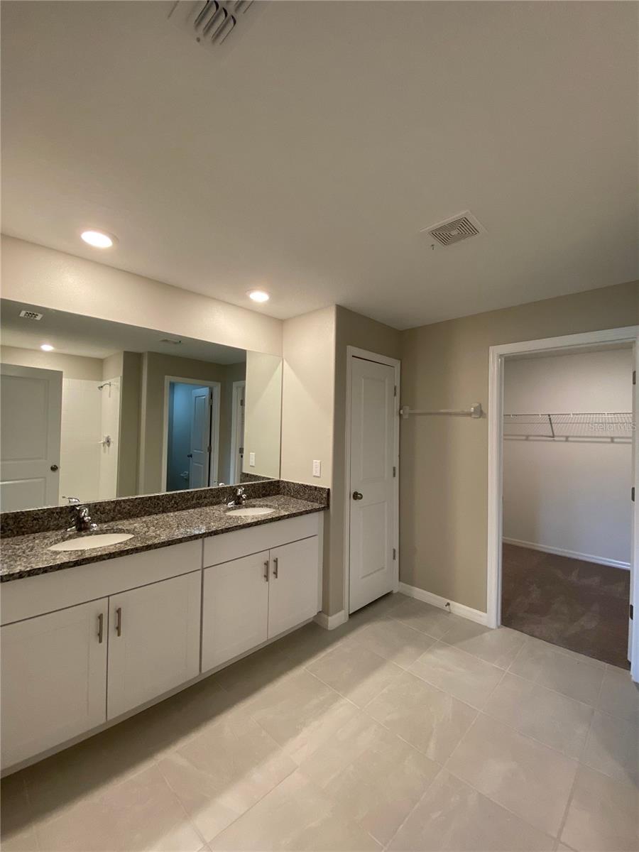 MARION OAKS UN 04 - Residential Lease