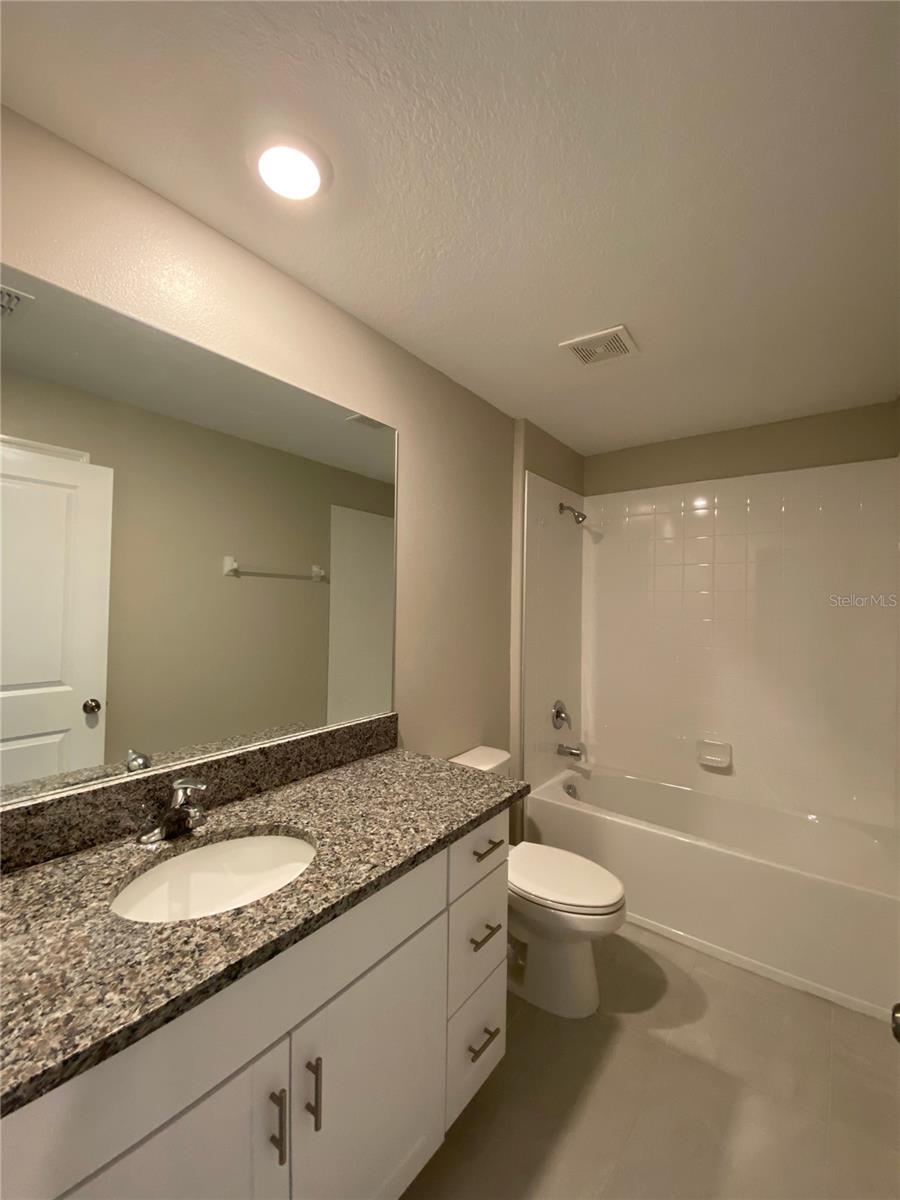 MARION OAKS UN 04 - Residential Lease