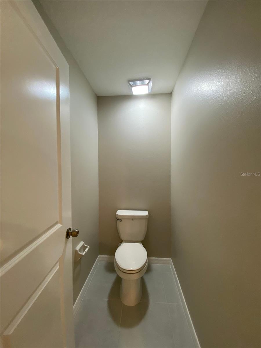 MARION OAKS UN 04 - Residential Lease