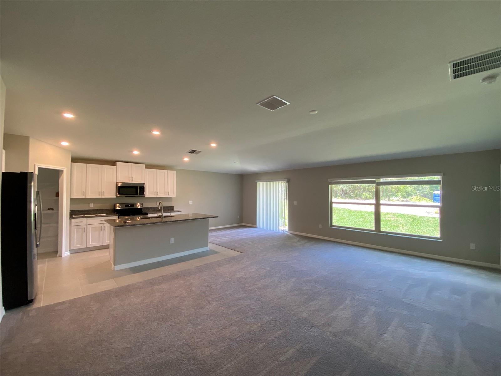 MARION OAKS UN 04 - Residential Lease