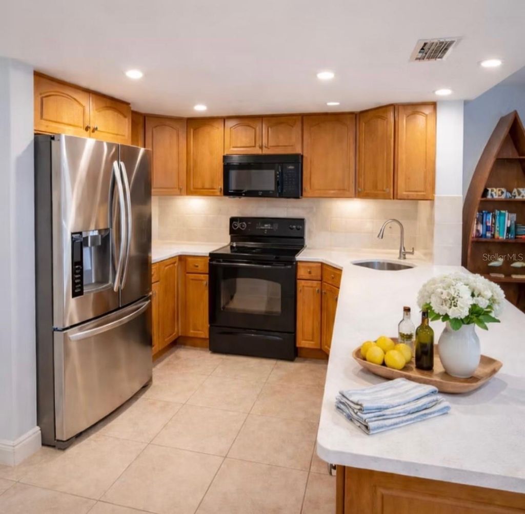 Photo of 950 Broadway #107, Dunedin, FL 34698 (MLS # TB8479278)