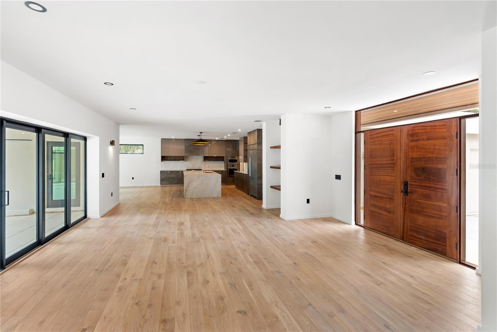 MIDWOOD MANOR - Residential