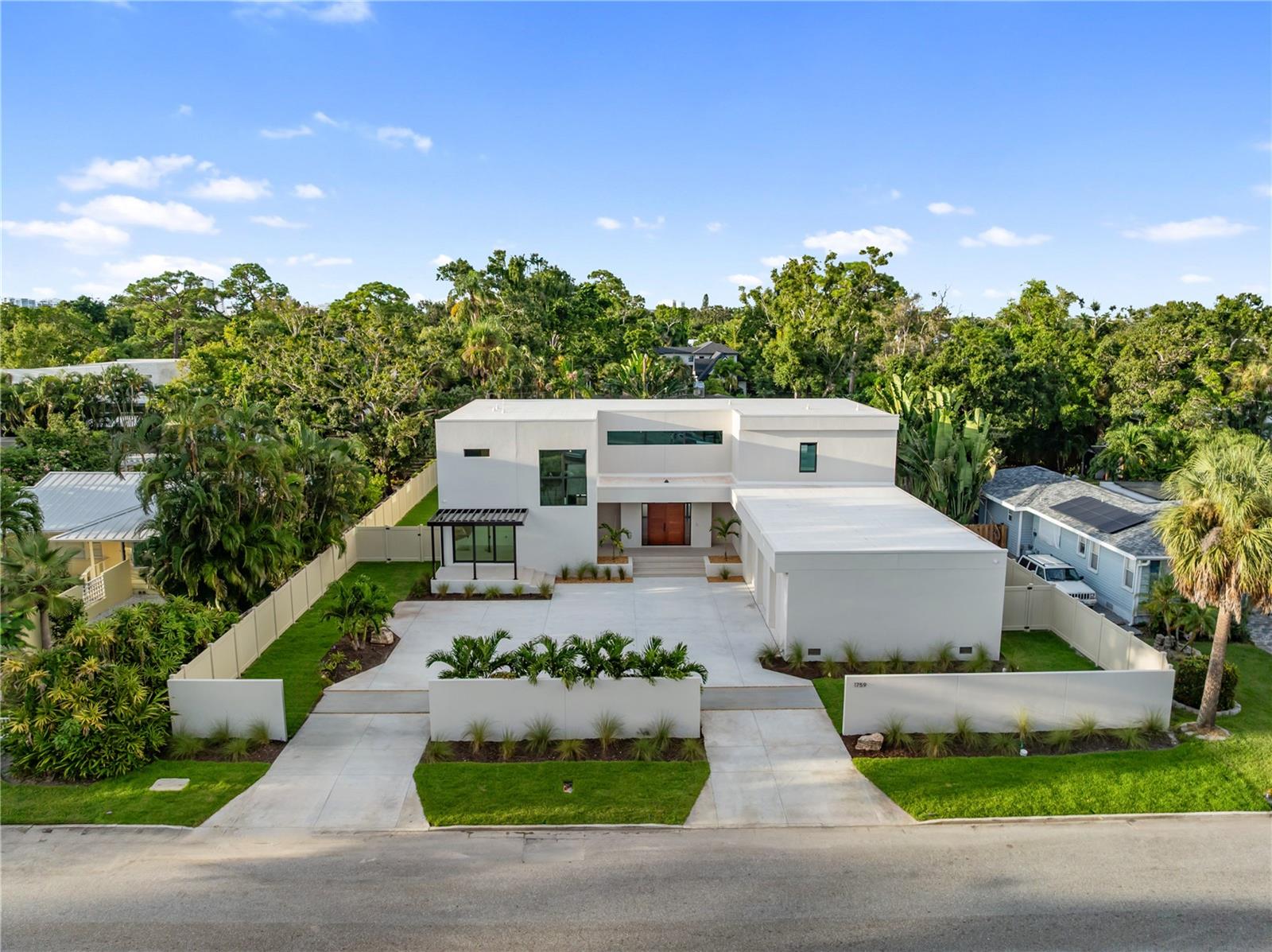 MIDWOOD MANOR - Residential