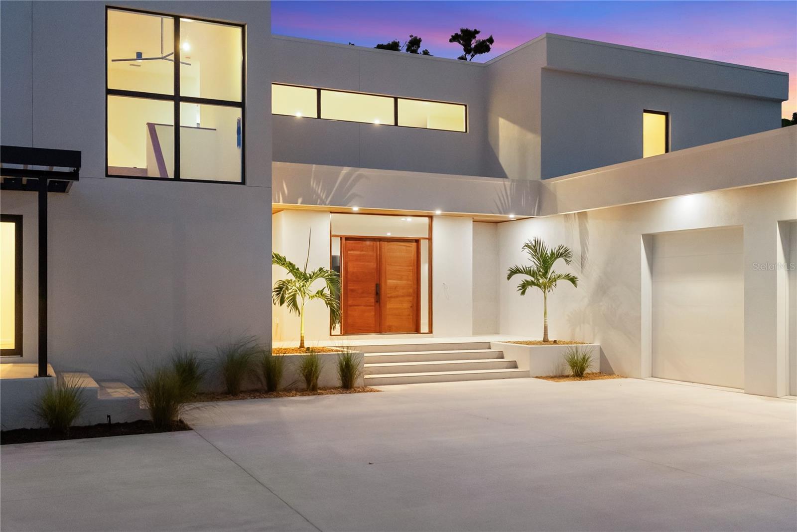MIDWOOD MANOR - Residential