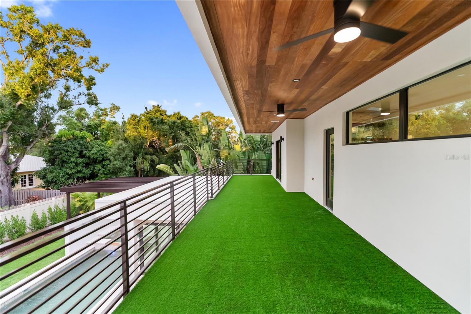 MIDWOOD MANOR - Residential
