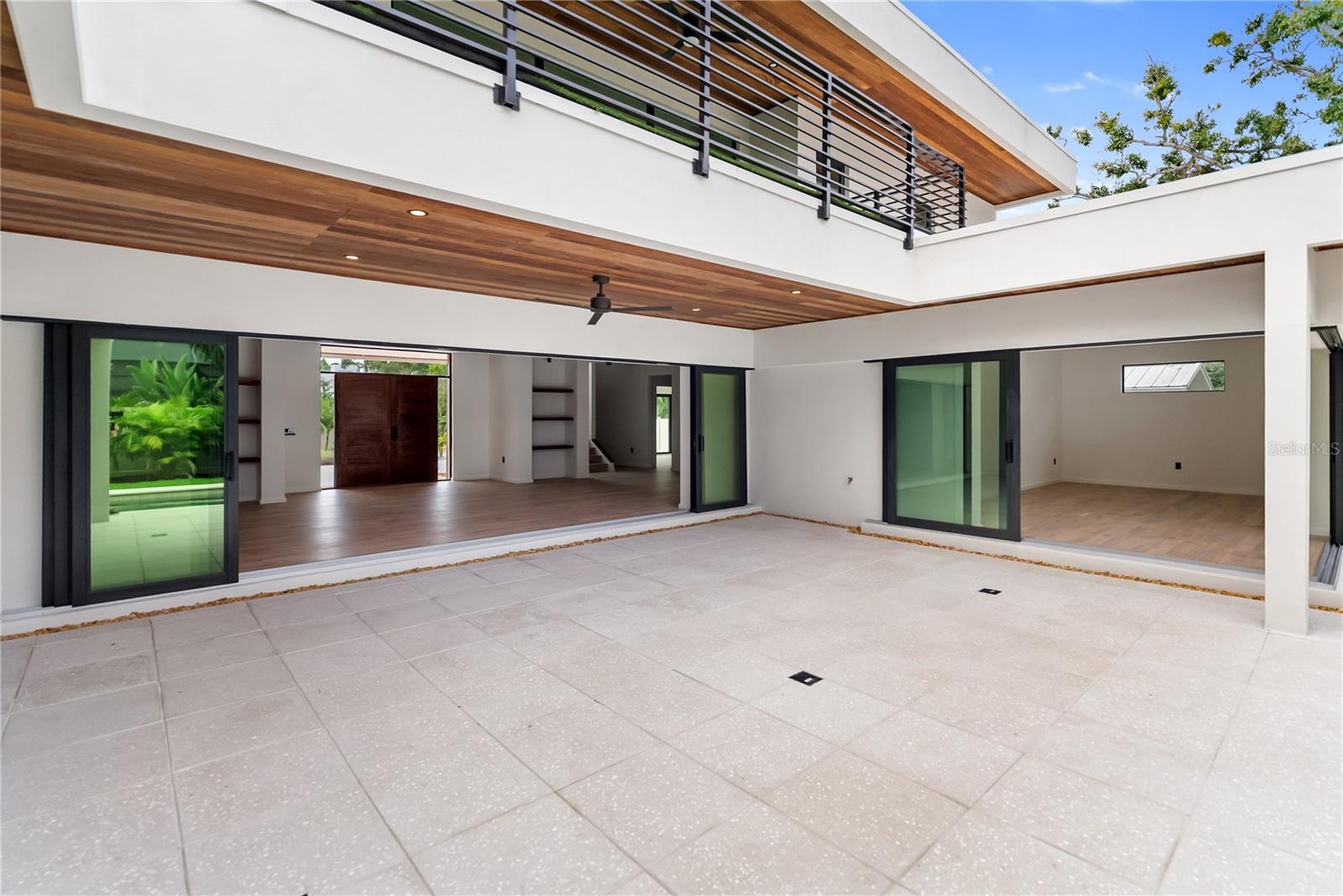 MIDWOOD MANOR - Residential