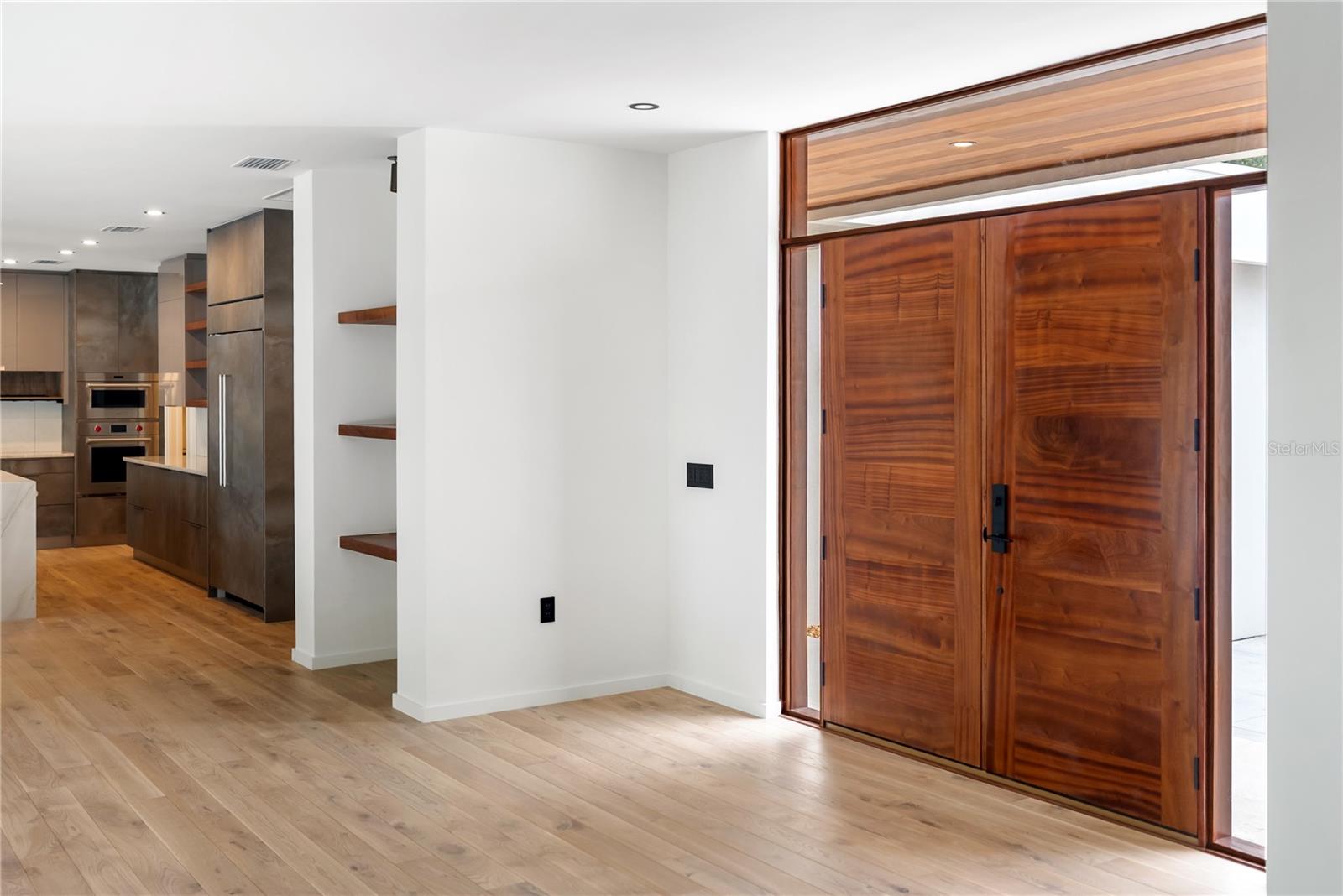 MIDWOOD MANOR - Residential