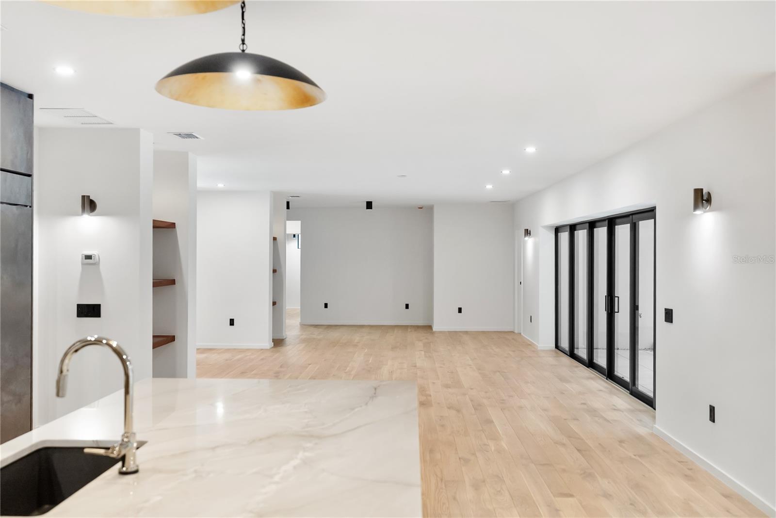 MIDWOOD MANOR - Residential