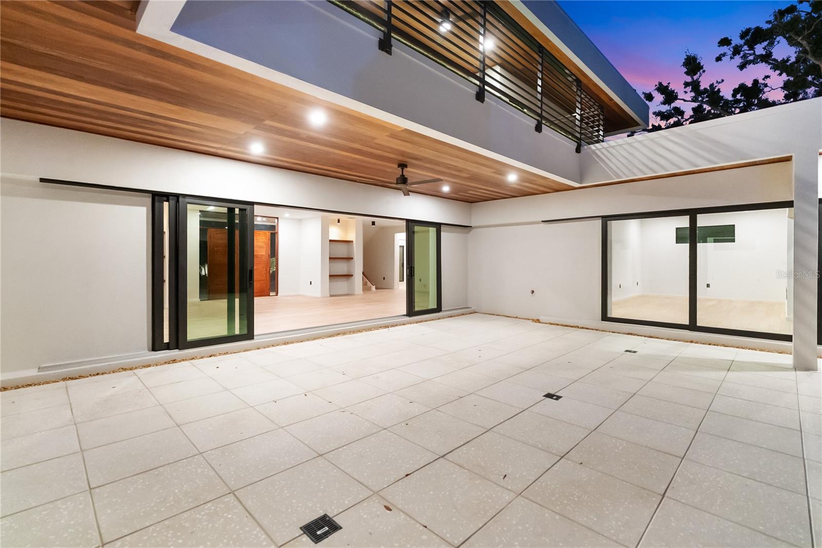MIDWOOD MANOR - Residential