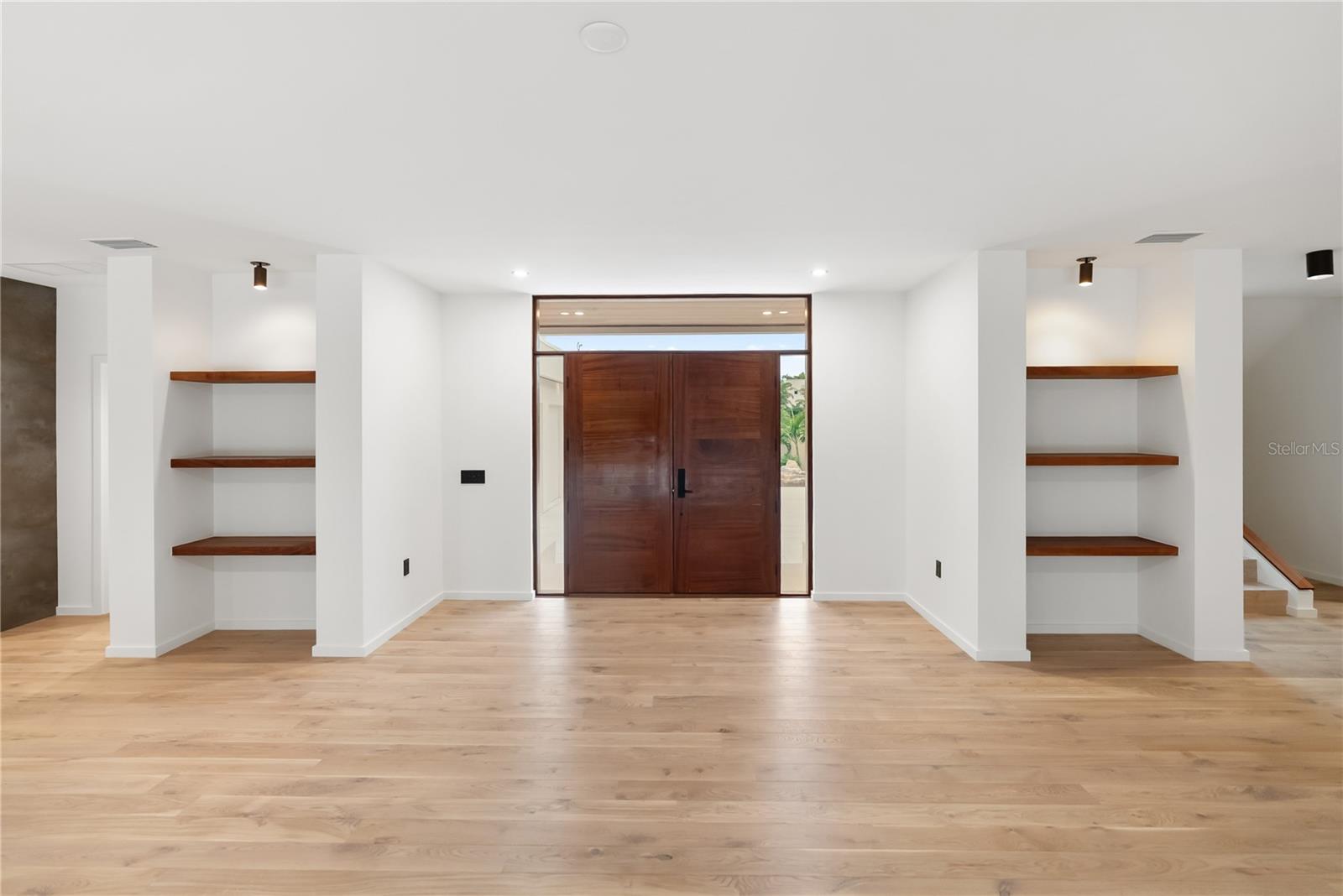 MIDWOOD MANOR - Residential