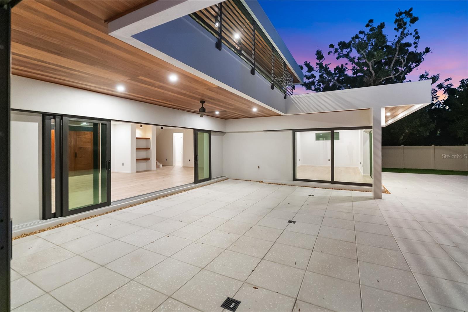 MIDWOOD MANOR - Residential