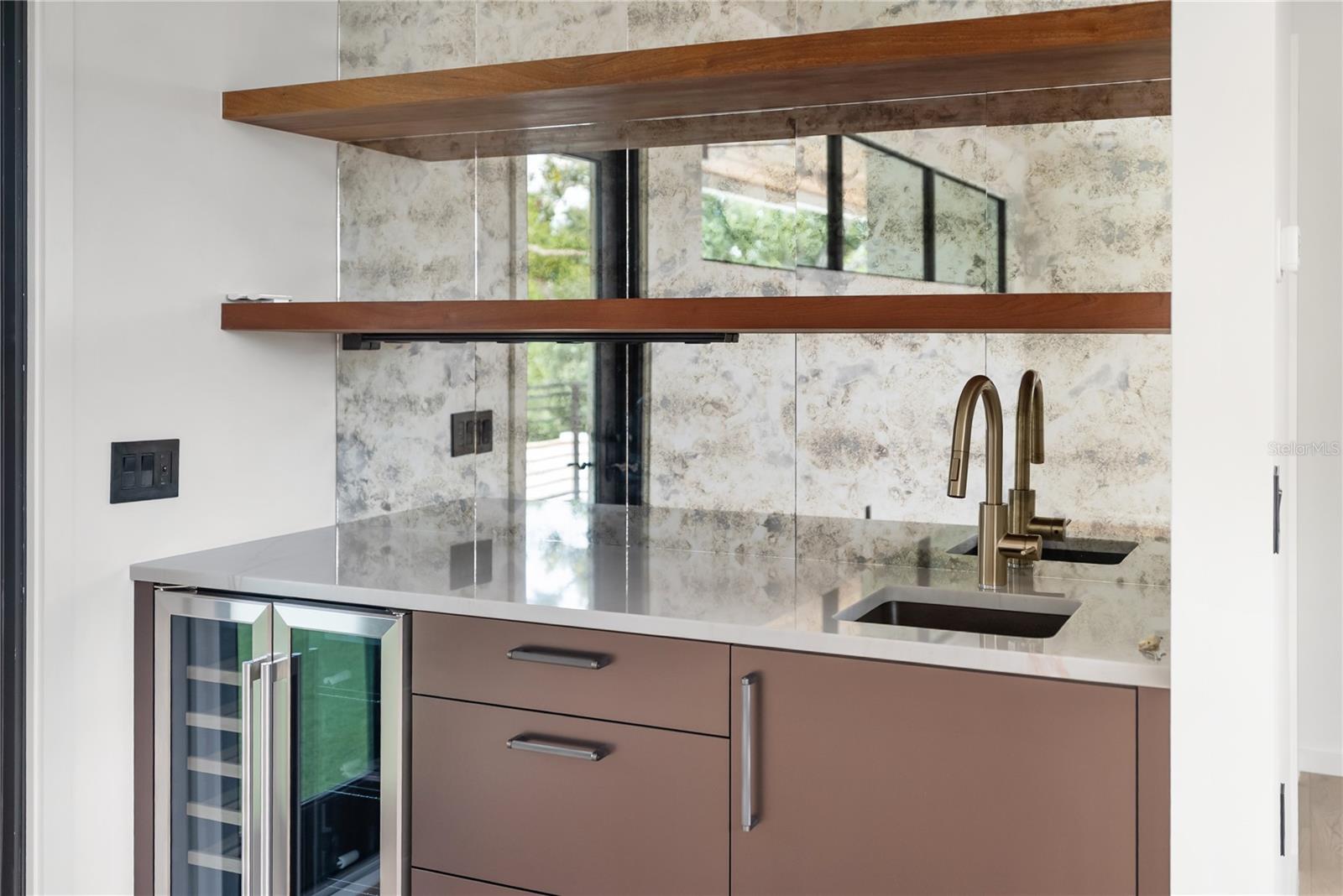 MIDWOOD MANOR - Residential